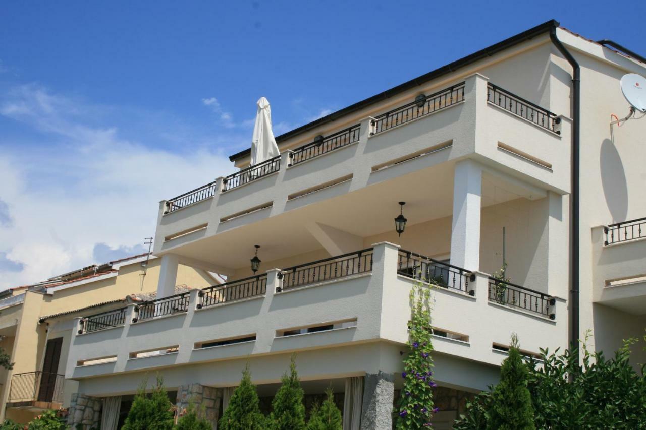 Apartment Aria Banjol Exterior photo